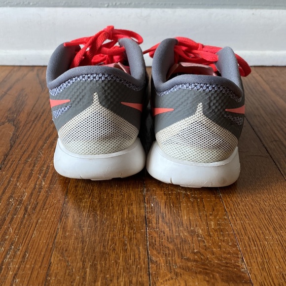 Nike Free 5.0 Women Running Shoe - Picture 7 of 8